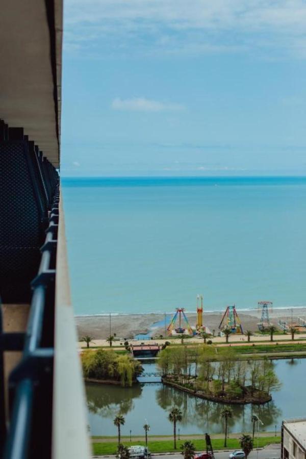 Superior Apartments Orbi City Sea View 巴统 外观 照片