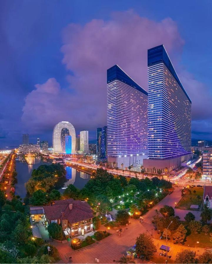 Superior Apartments Orbi City Sea View 巴统 外观 照片